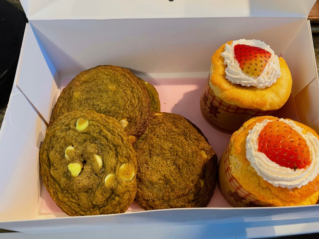 Salted Matcha White Chocolate Cookies + Hokkaido&nbsp;Cupcakes